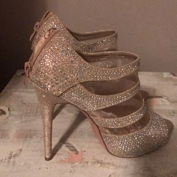 Heels - Picture 2 of 4